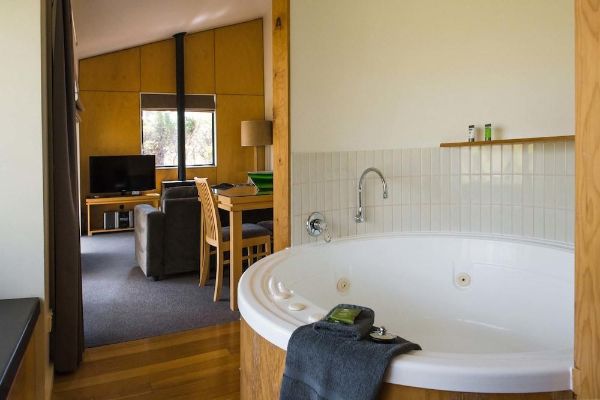 Cradle Mountain Wilderness Village (Lorinna)